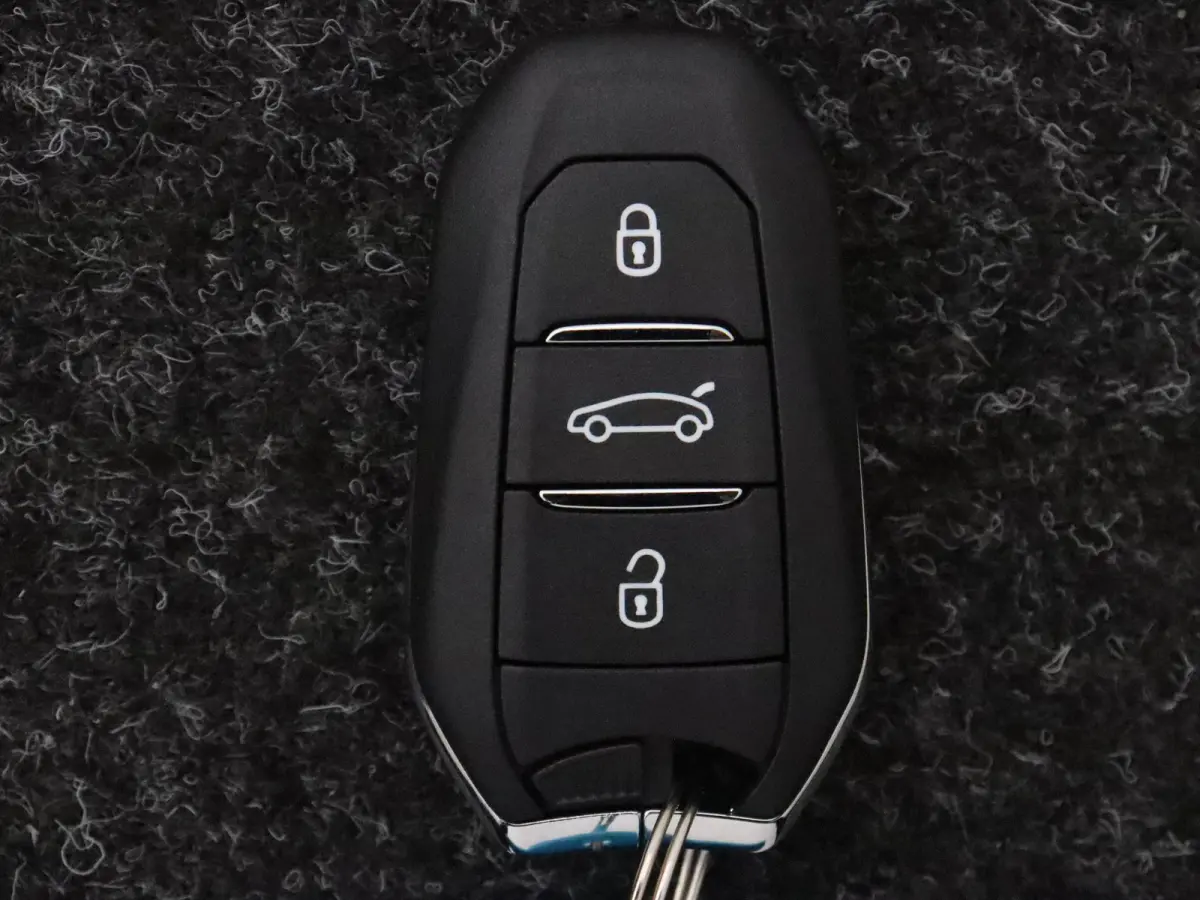 Elettrica Speciale 54 kWh | Navigatie | Parkeersensoren | Camera | Stoelverwarming | Warmtepomp | LMV 18"|