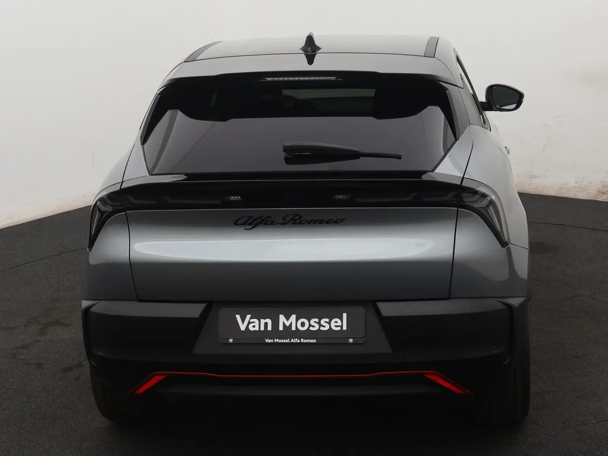 Elettrica Speciale 54 kWh | Navigatie | Parkeersensoren | Camera | Stoelverwarming | Warmtepomp | LMV 18"|