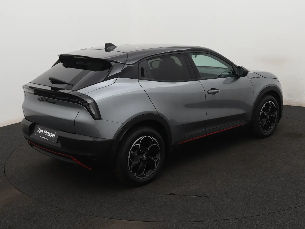 Elettrica Speciale 54 kWh | Navigatie | Parkeersensoren | Camera | Stoelverwarming | Warmtepomp | LMV 18"|