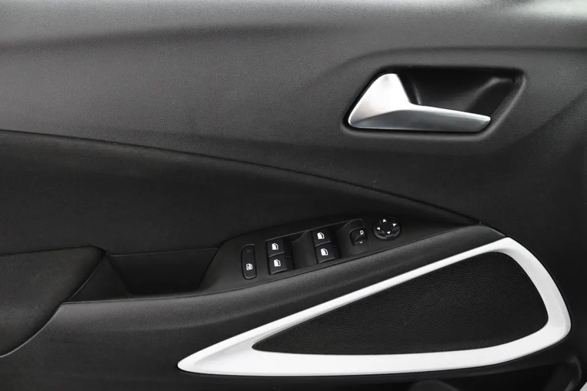 1.2 Turbo Edition 2020*A/C*HAAK*CRUISE*CARPLAY*