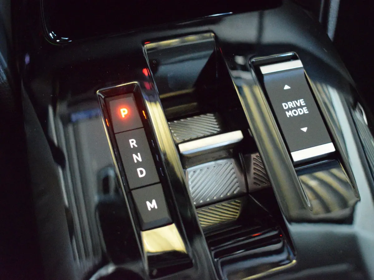 1.2 Hybrid 136 Business | STOELVERWARMING | ADAPTIEVE CRUISE CONTROL | CAMERA + SENSOREN | NAVIGATIE