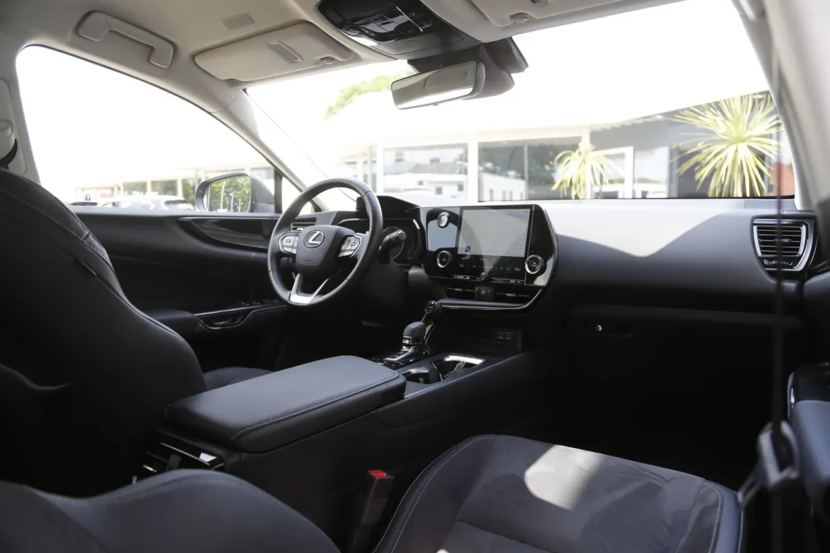350h*Lexus fabr.garantie t/m 05-2033*Perfect Lexus Onderh.*BTW*ACC/Stoelverw./Stuurverw./Camera/Proact. Rijass./Rijstrook/DAB/LED/Half Leder-alcant./18 inch LM*