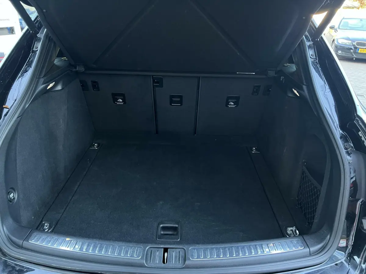2.0 Apple CarPlay/ SPORTLEER /NAVIGATIE