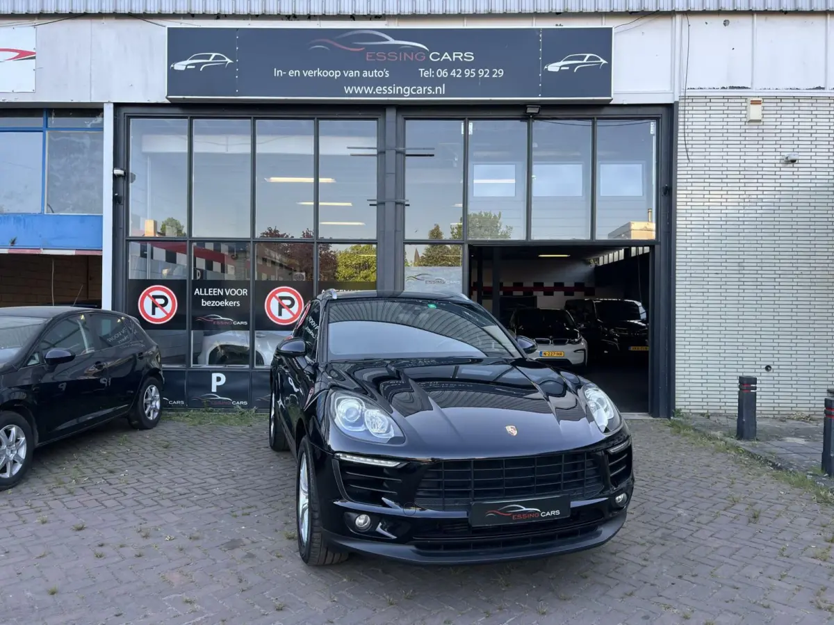 2.0 Apple CarPlay/ SPORTLEER /NAVIGATIE