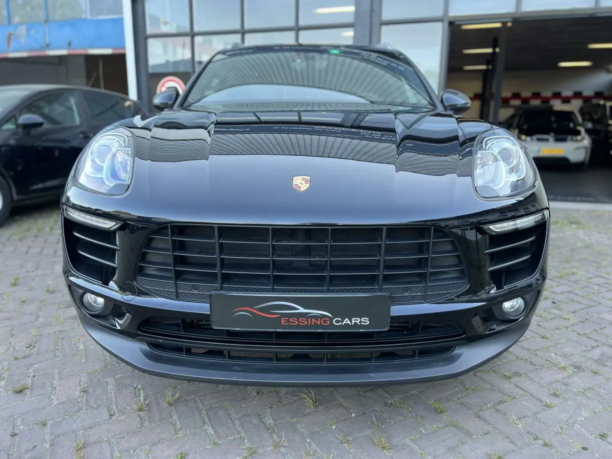 2.0 Apple CarPlay/ SPORTLEER /NAVIGATIE