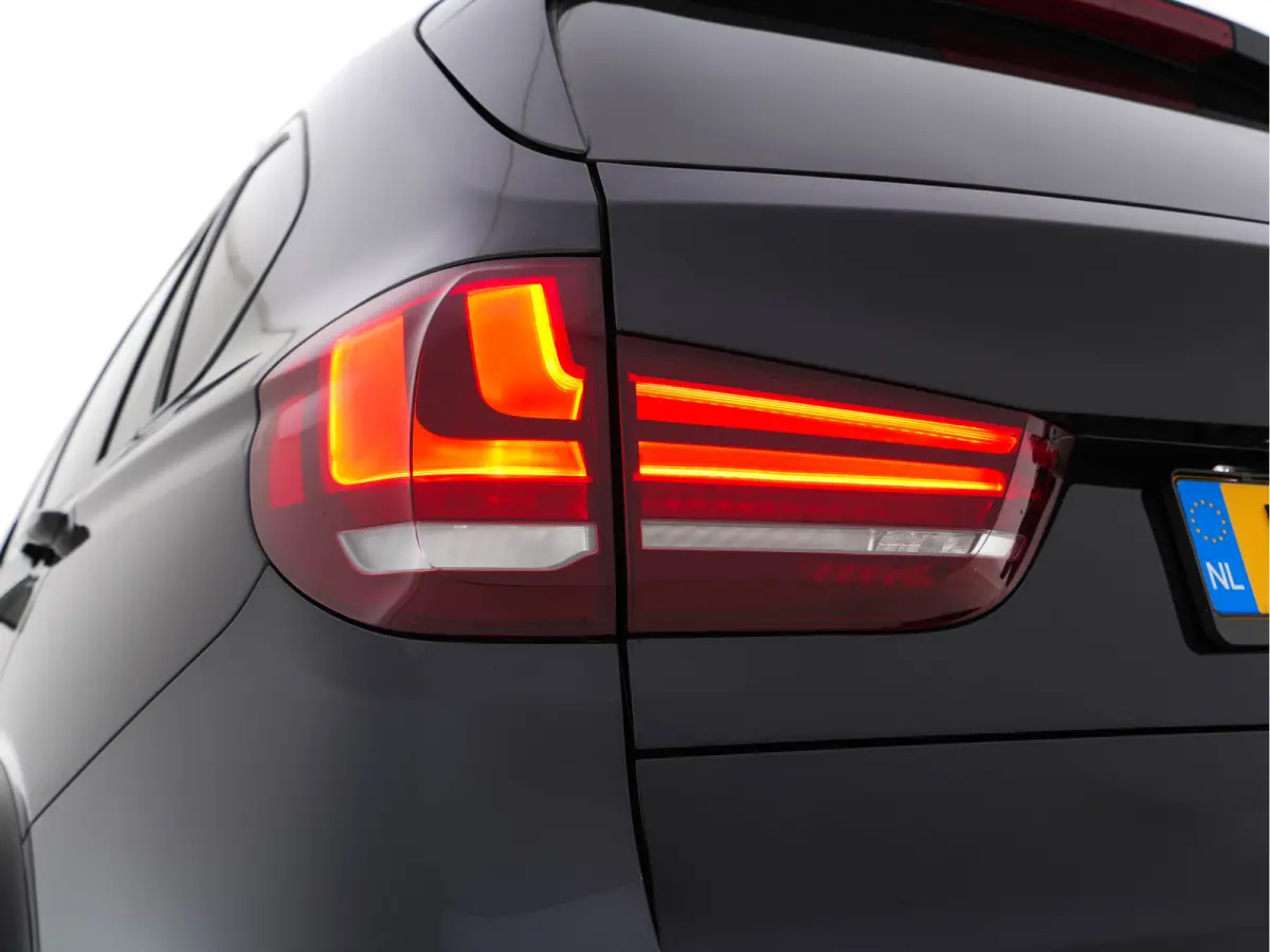 xDrive30d M-Sport-Styling High Executive Aut. *PANO | LEATHER | FULL-LED | HARMAN/KARDON | HEAD-UP | MEMORY-PACK | DIGI-COCKPIT | KEYLESS | CAMERA | NAVI-FULLMAP | AMBIENTLIGHT | HEATED-COMF