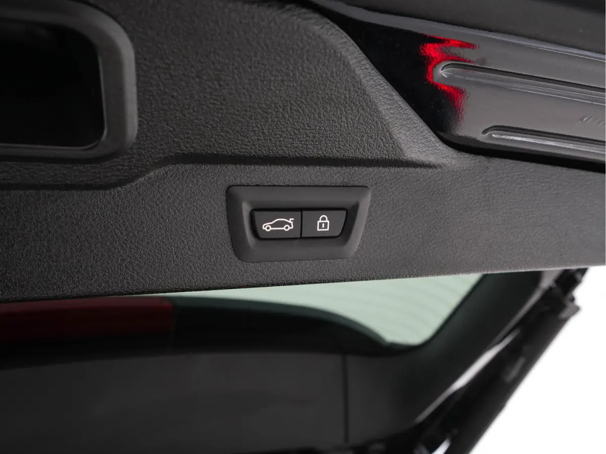 xDrive30d M-Sport-Styling High Executive Aut. *PANO | LEATHER | FULL-LED | HARMAN/KARDON | HEAD-UP | MEMORY-PACK | DIGI-COCKPIT | KEYLESS | CAMERA | NAVI-FULLMAP | AMBIENTLIGHT | HEATED-COMF