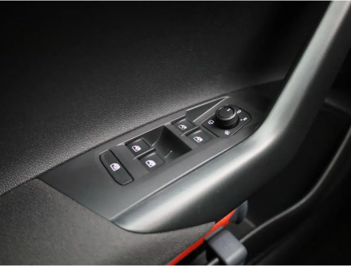 1.0 TSI Life Edition 116 PK Automaat | Apple Carplay draadloos | Parkeersensoren | Camera | 17" Lichtmetalen velgen | LED koplampen | Android Auto draadloos | Keyless access | Ruiten getint 
