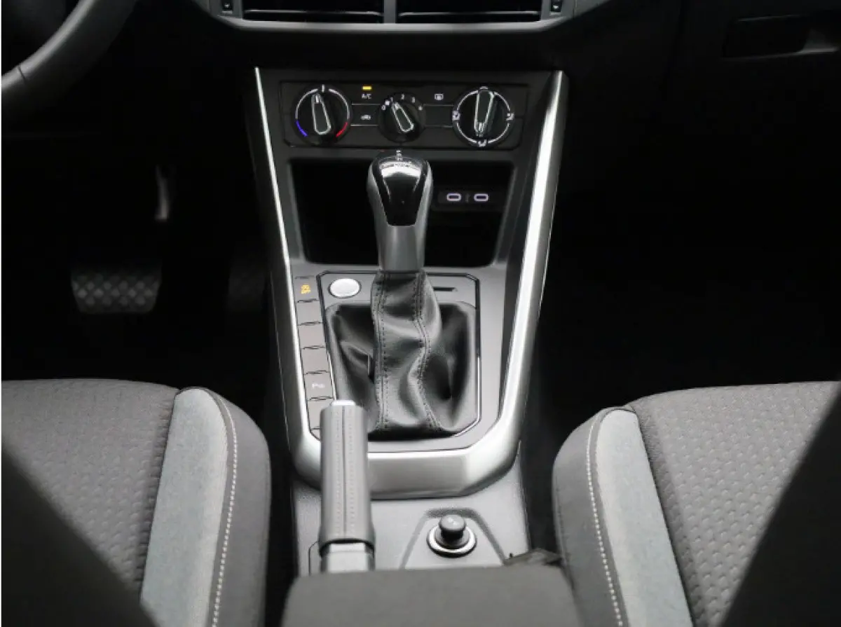 1.0 TSI Life Edition 116 PK Automaat | Apple Carplay draadloos | Parkeersensoren | Camera | 17" Lichtmetalen velgen | LED koplampen | Android Auto draadloos | Keyless access | Ruiten getint 