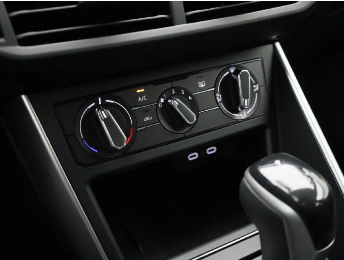 1.0 TSI Life Edition 116 PK Automaat | Apple Carplay draadloos | Parkeersensoren | Camera | 17" Lichtmetalen velgen | LED koplampen | Android Auto draadloos | Keyless access | Ruiten getint 