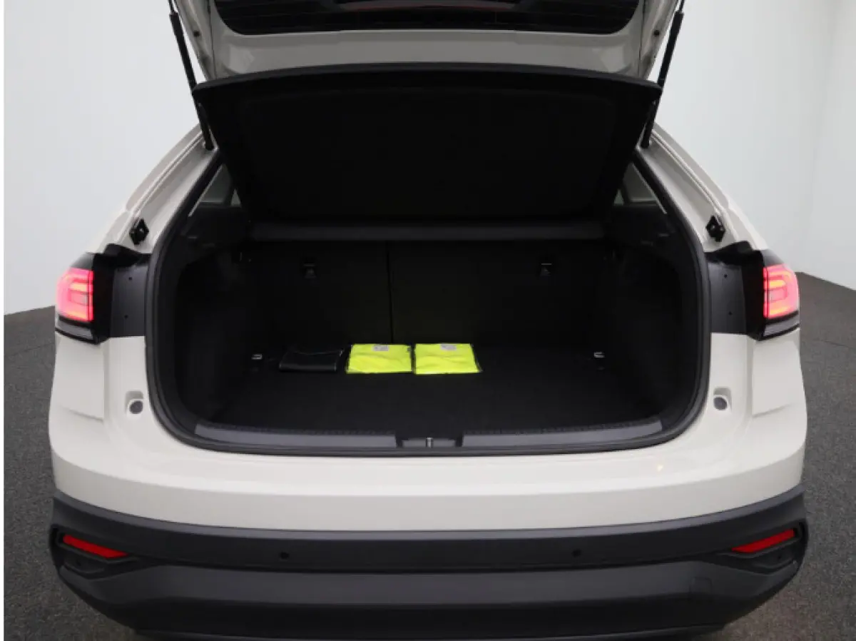 1.0 TSI Life Edition 116 PK | Automaat | Apple Carplay draadloos | Parkeersensoren | Camera | 17" Lichtmetalen velgen | LED koplampen | Android Auto draadloos | Keyless access | Ruiten getin