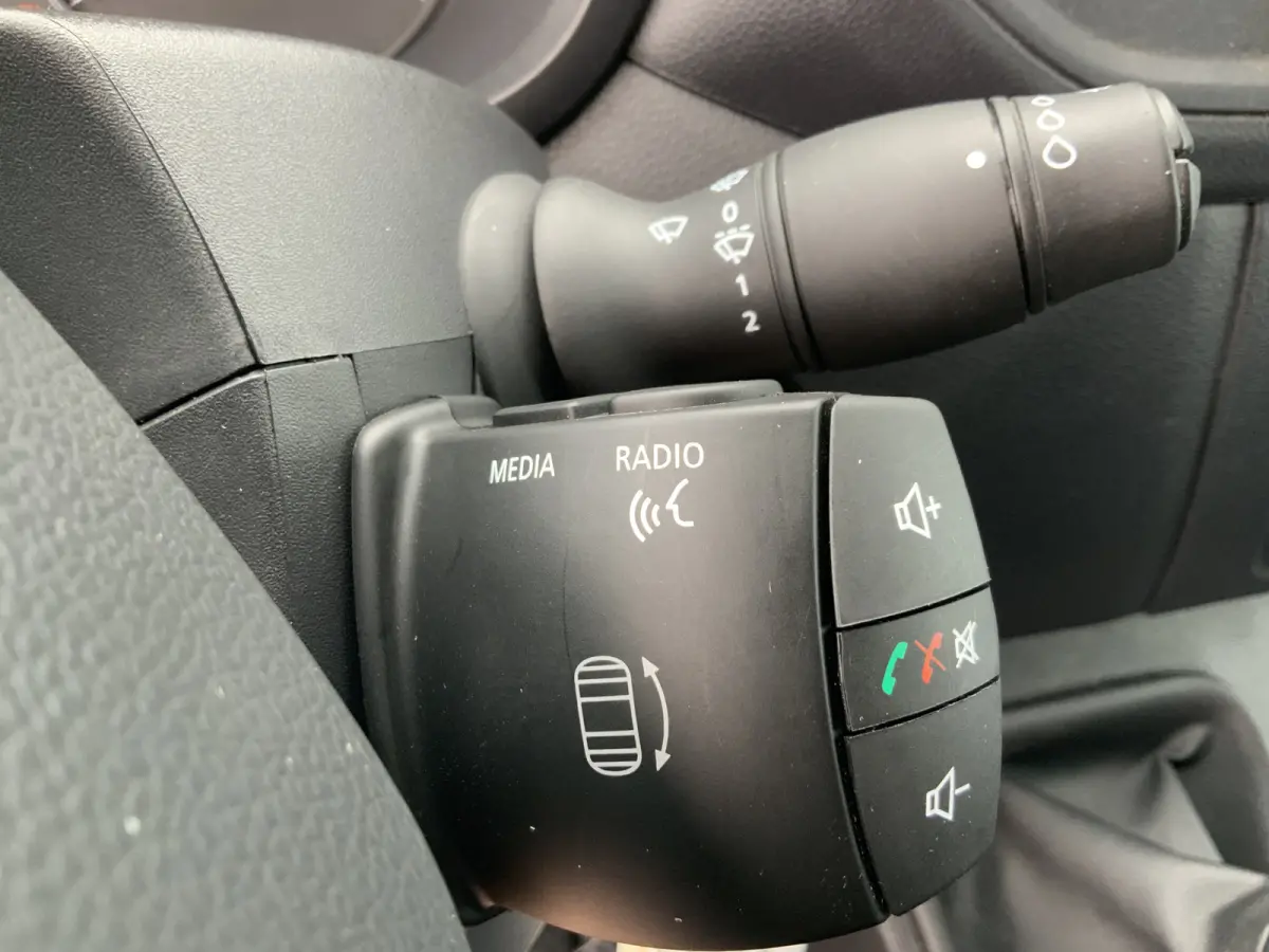 2.3 dCi L2H2 Acenta Airco Cruise 3 Zits Camera Navi Trekhaak 2500 kg Euro 6