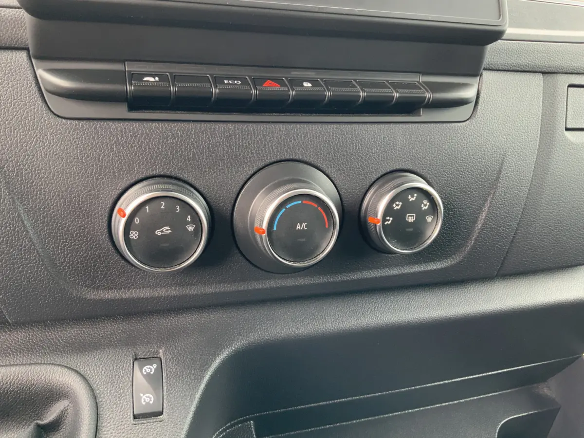 2.3 dCi L2H2 Acenta Airco Cruise 3 Zits Camera Navi Trekhaak 2500 kg Euro 6