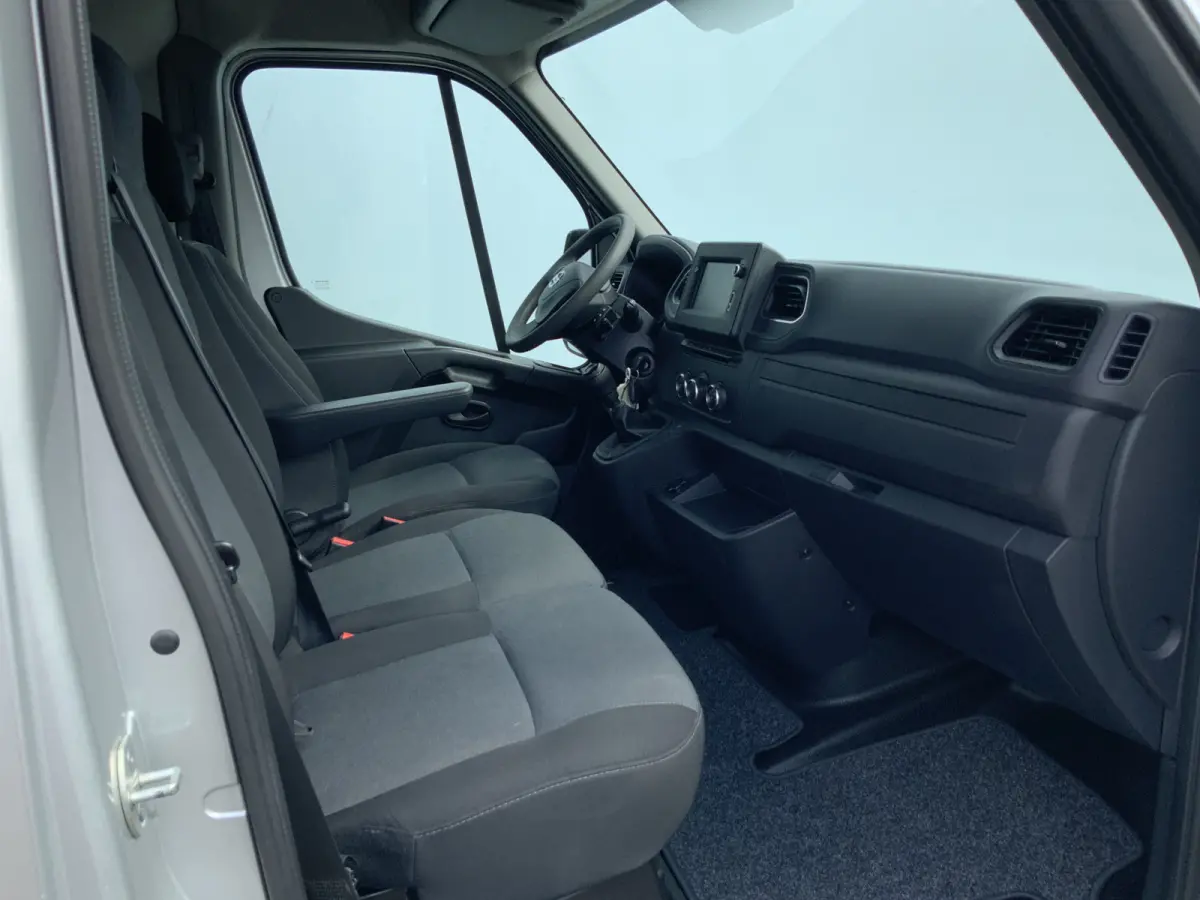 2.3 dCi L2H2 Acenta Airco Cruise 3 Zits Camera Navi Trekhaak 2500 kg Euro 6