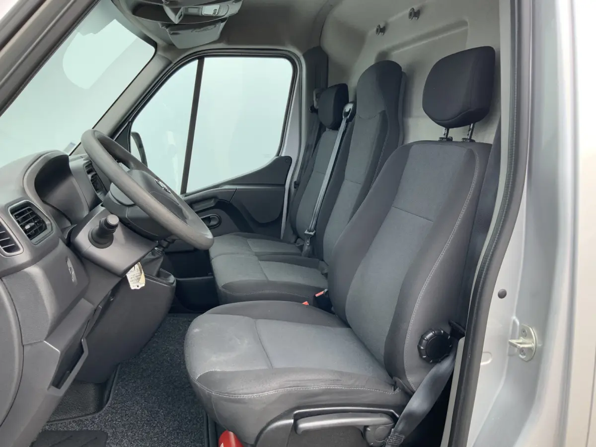 2.3 dCi L2H2 Acenta Airco Cruise 3 Zits Camera Navi Trekhaak 2500 kg Euro 6