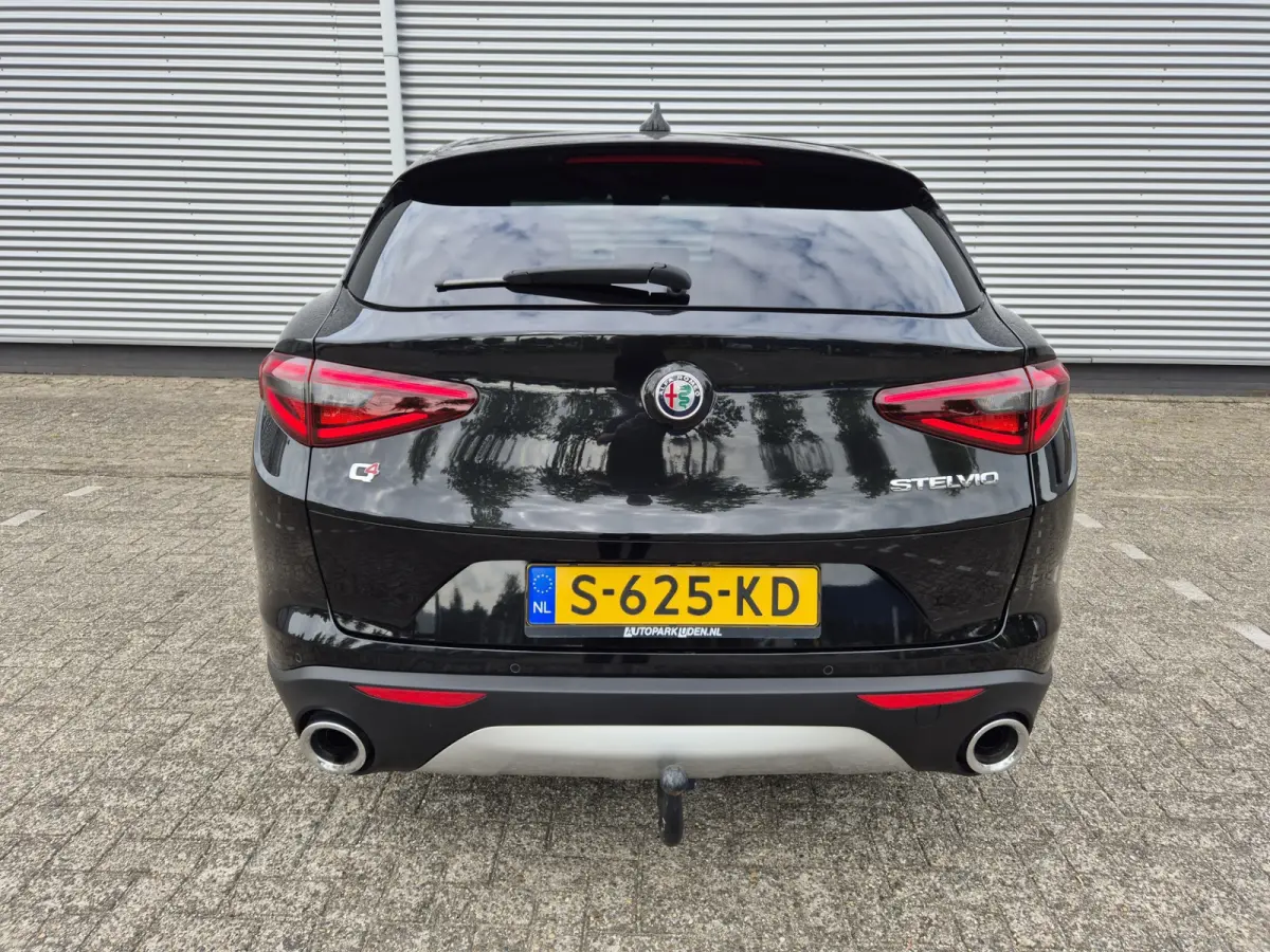 2.0 T AWD Super Automaat, panoramadak,trekhaak,cruise,navigatie,achteruitrijcamera,lederen bekleding,parkeersensoren,