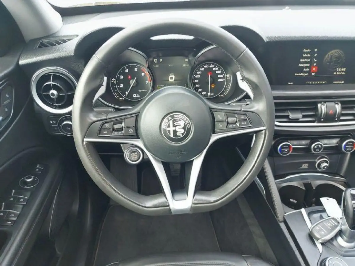 2.0 T AWD Super Automaat, panoramadak,trekhaak,cruise,navigatie,achteruitrijcamera,lederen bekleding,parkeersensoren,
