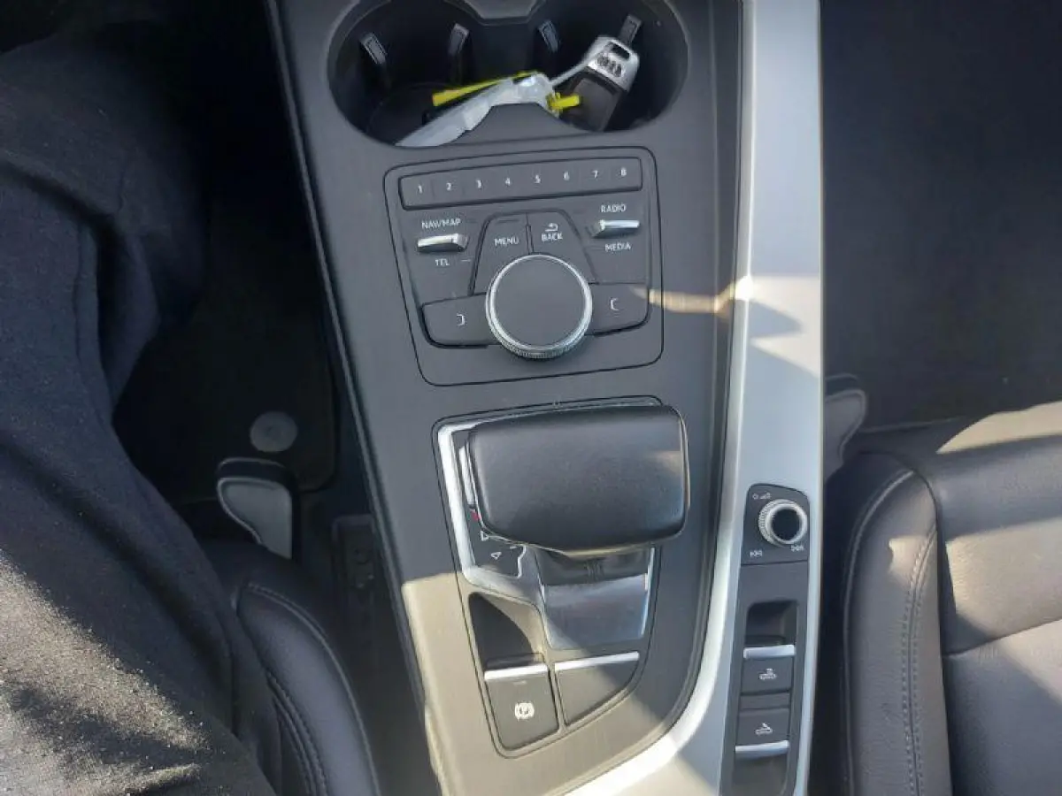 2.0 TFSI MHEV Pro Line Automaat, airco,navigatie,stoelverwarming,lederen bekleding,parkeersensoren,