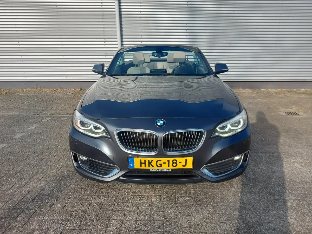 218i High Executive, airco,navigatie,stoelverwarming,parkeersensoren,cruisecontrol,