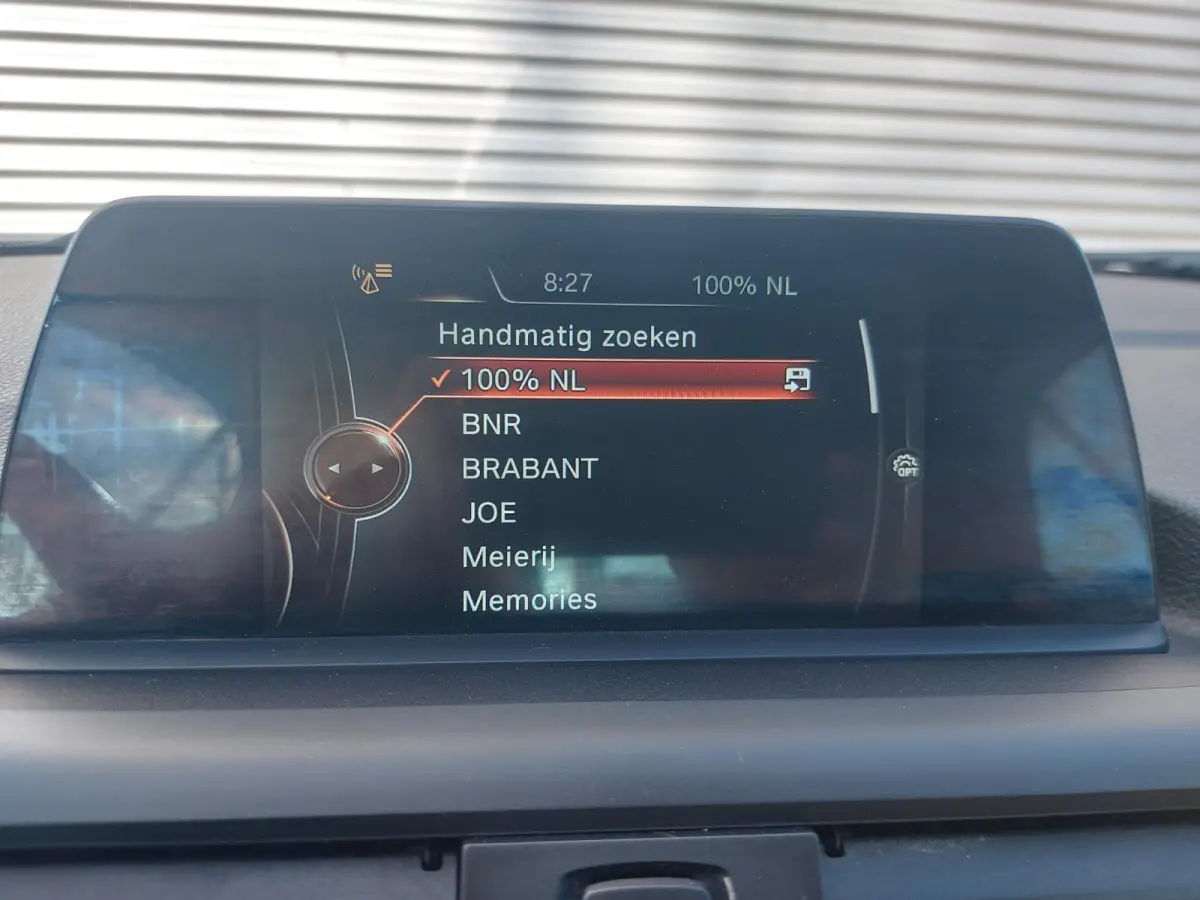 218i High Executive, airco,navigatie,stoelverwarming,parkeersensoren,cruisecontrol,