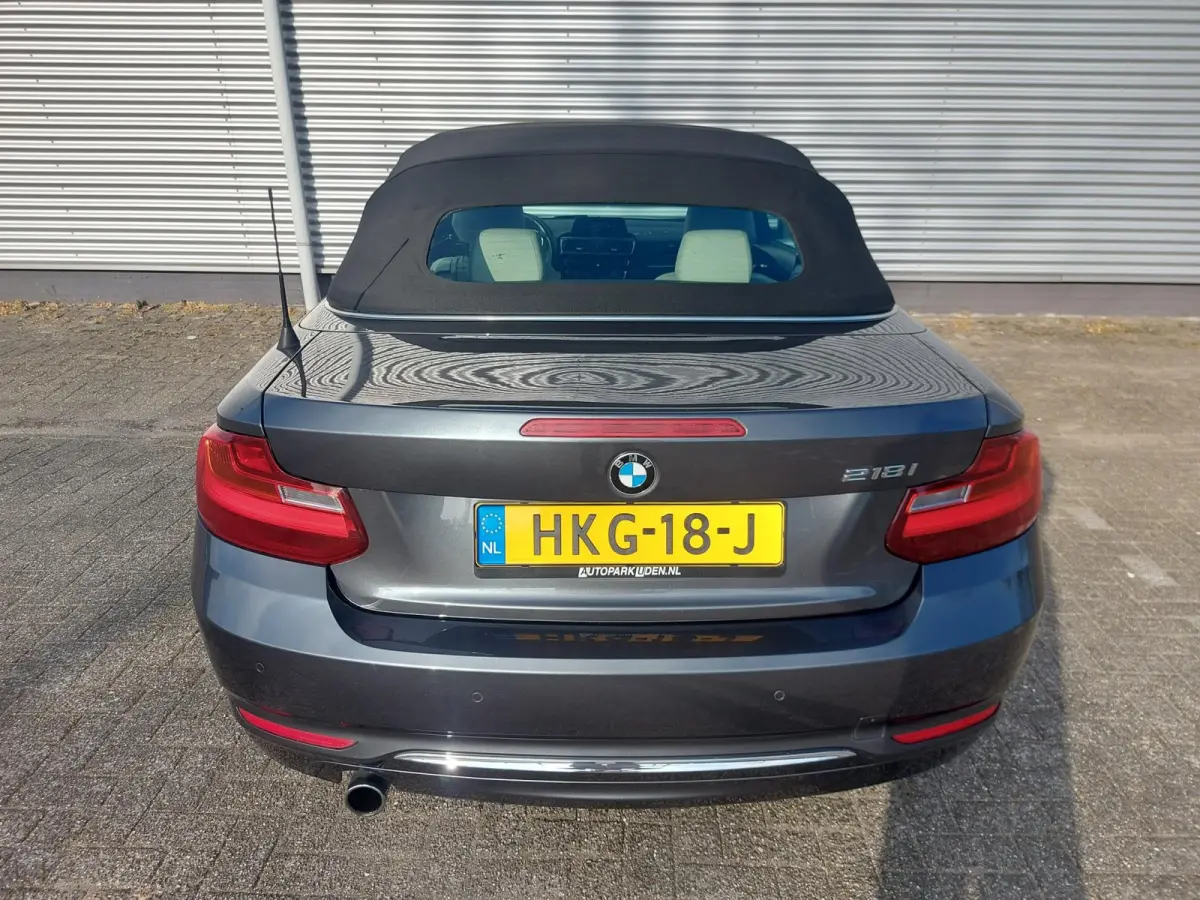 218i High Executive, airco,navigatie,stoelverwarming,parkeersensoren,cruisecontrol,