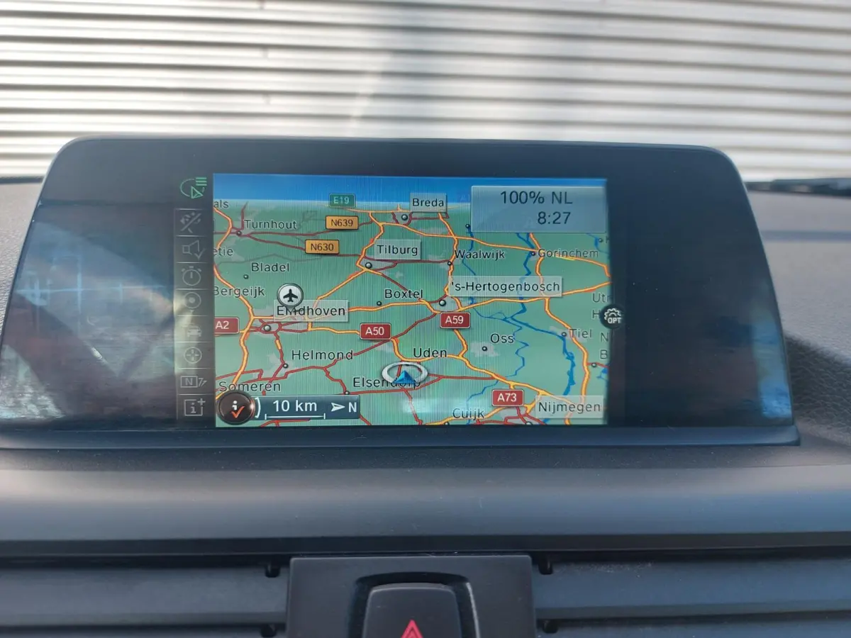 218i High Executive, airco,navigatie,stoelverwarming,parkeersensoren,cruisecontrol,