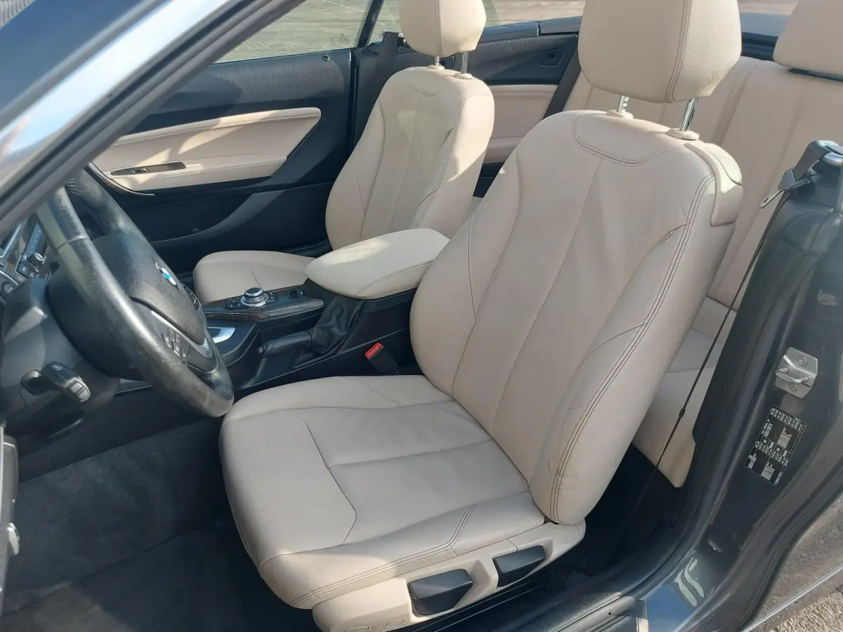 218i High Executive, airco,navigatie,stoelverwarming,parkeersensoren,cruisecontrol,