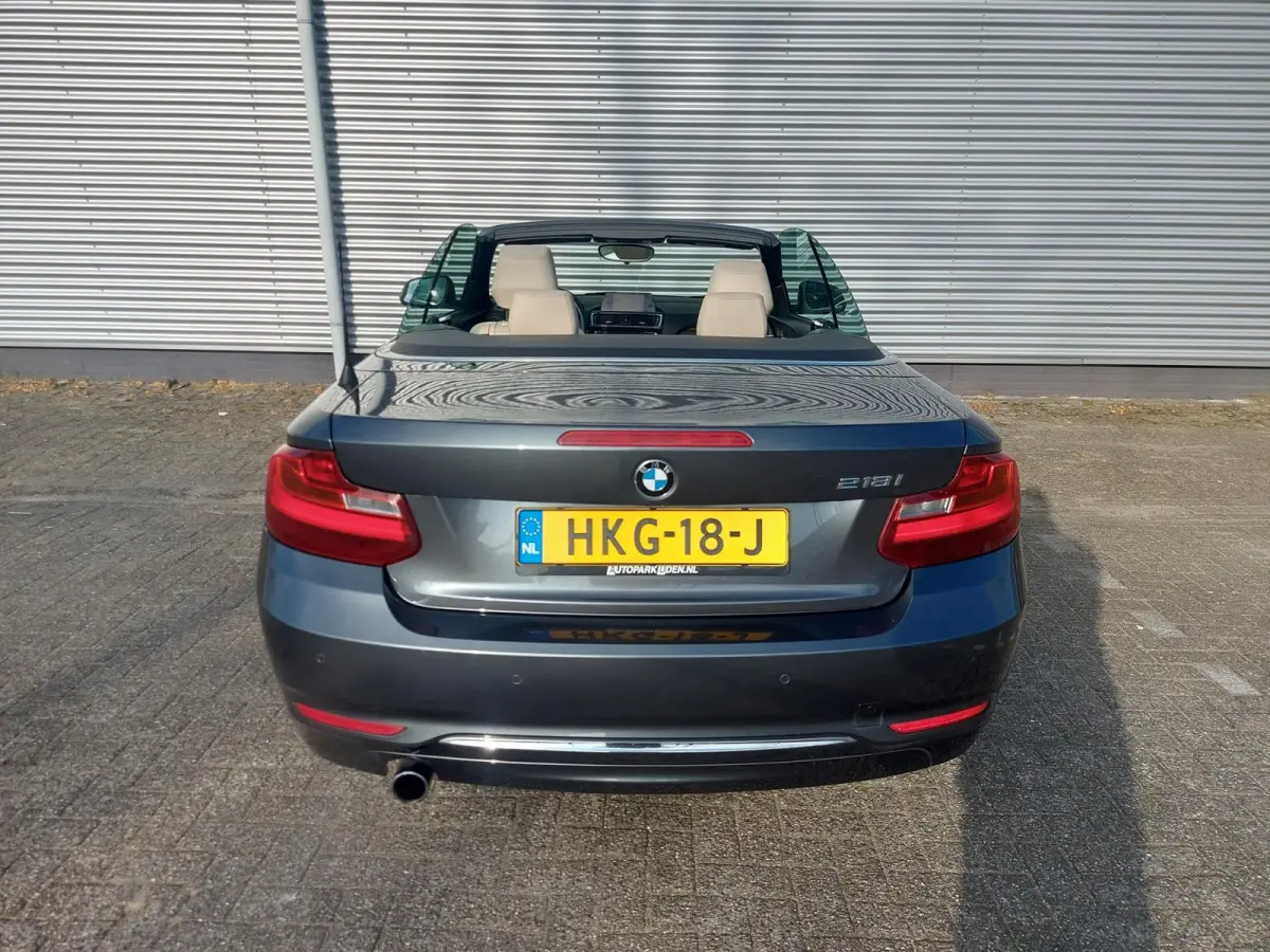 218i High Executive, airco,navigatie,stoelverwarming,parkeersensoren,cruisecontrol,