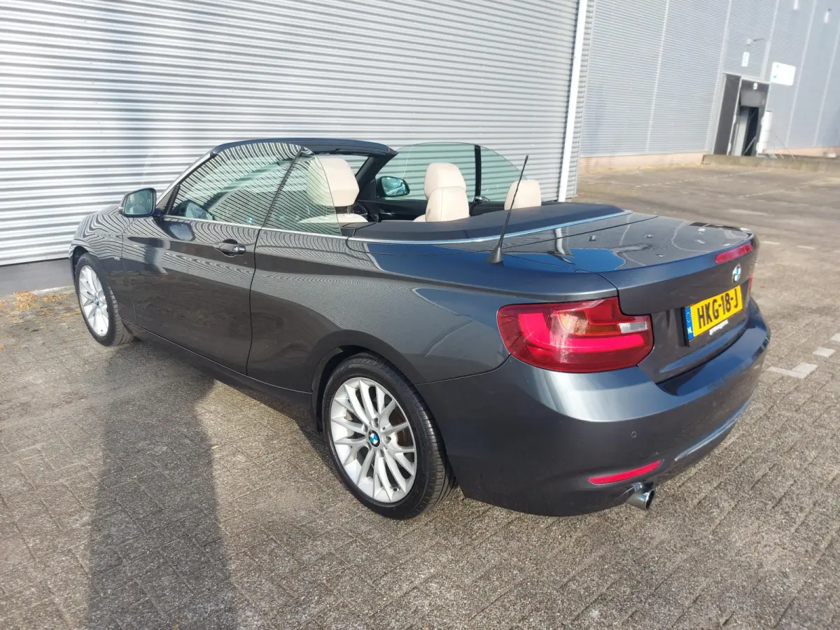 218i High Executive, airco,navigatie,stoelverwarming,parkeersensoren,cruisecontrol,