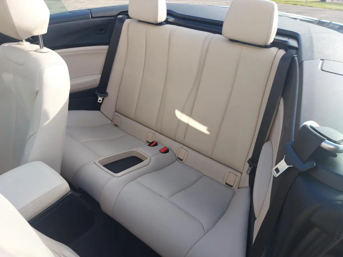 218i High Executive, airco,navigatie,stoelverwarming,parkeersensoren,cruisecontrol,