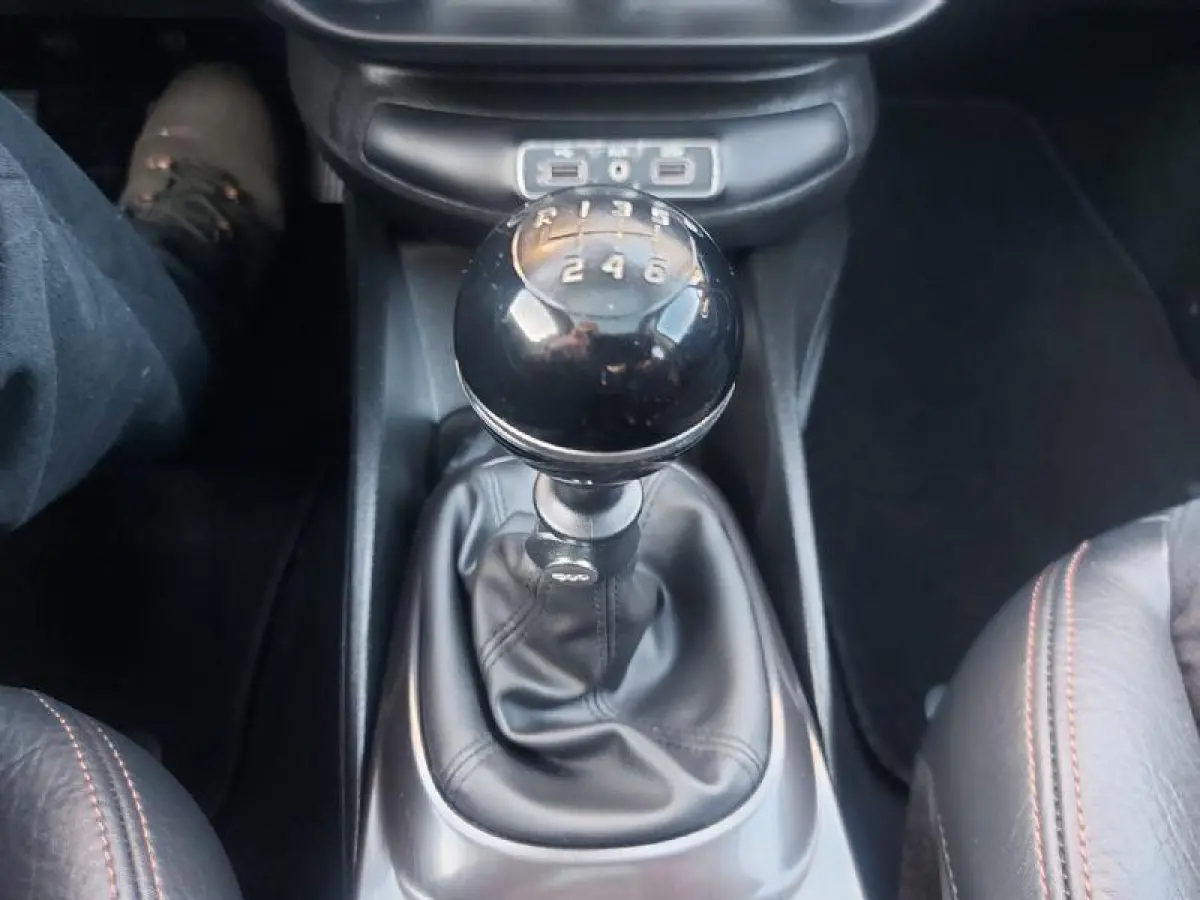 Cross 1.4 Turbo MultiAir Cross, airco,cruise,panorama dak,navigatie/camera,parkeersensoren,