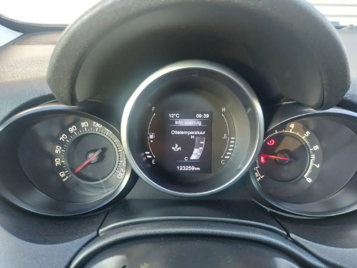 Cross 1.4 Turbo MultiAir Cross, airco,cruise,panorama dak,navigatie/camera,parkeersensoren,