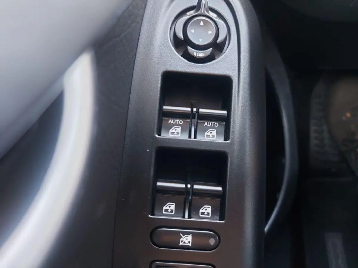 Cross 1.4 Turbo MultiAir Cross, airco,cruise,panorama dak,navigatie/camera,parkeersensoren,