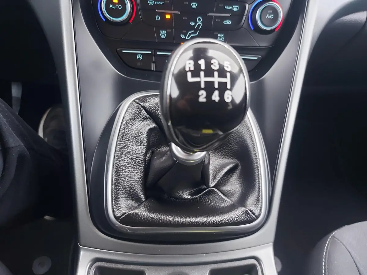 1.5 EcoBoost Titanium ,carplay/andriod,cruise,parkeersensoren,navigatie/camera,afneembaretrekhaak,