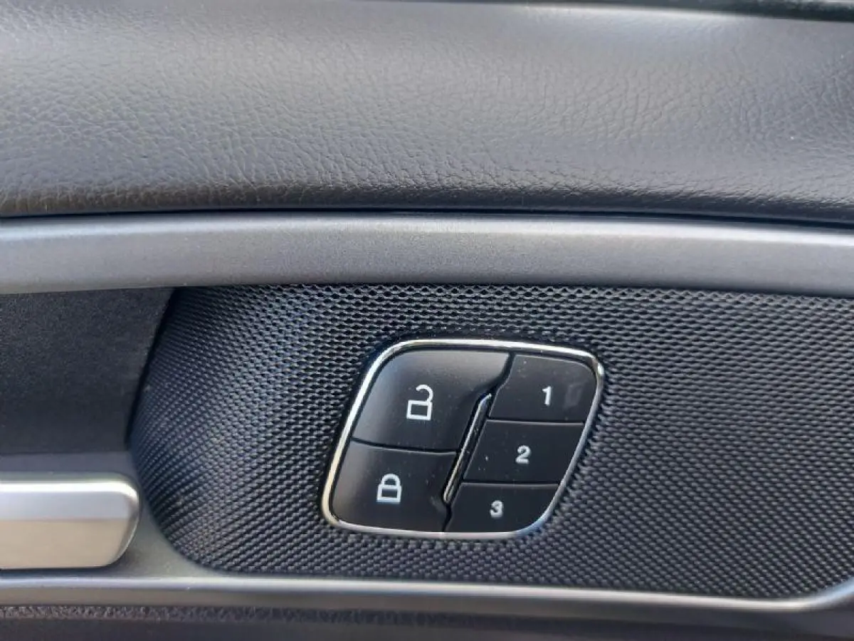 1.5 Titanium Lease Edition Automaat, airco,cruise,navigatie/camera,parkeersensoren,stoel/stuurverwarming,