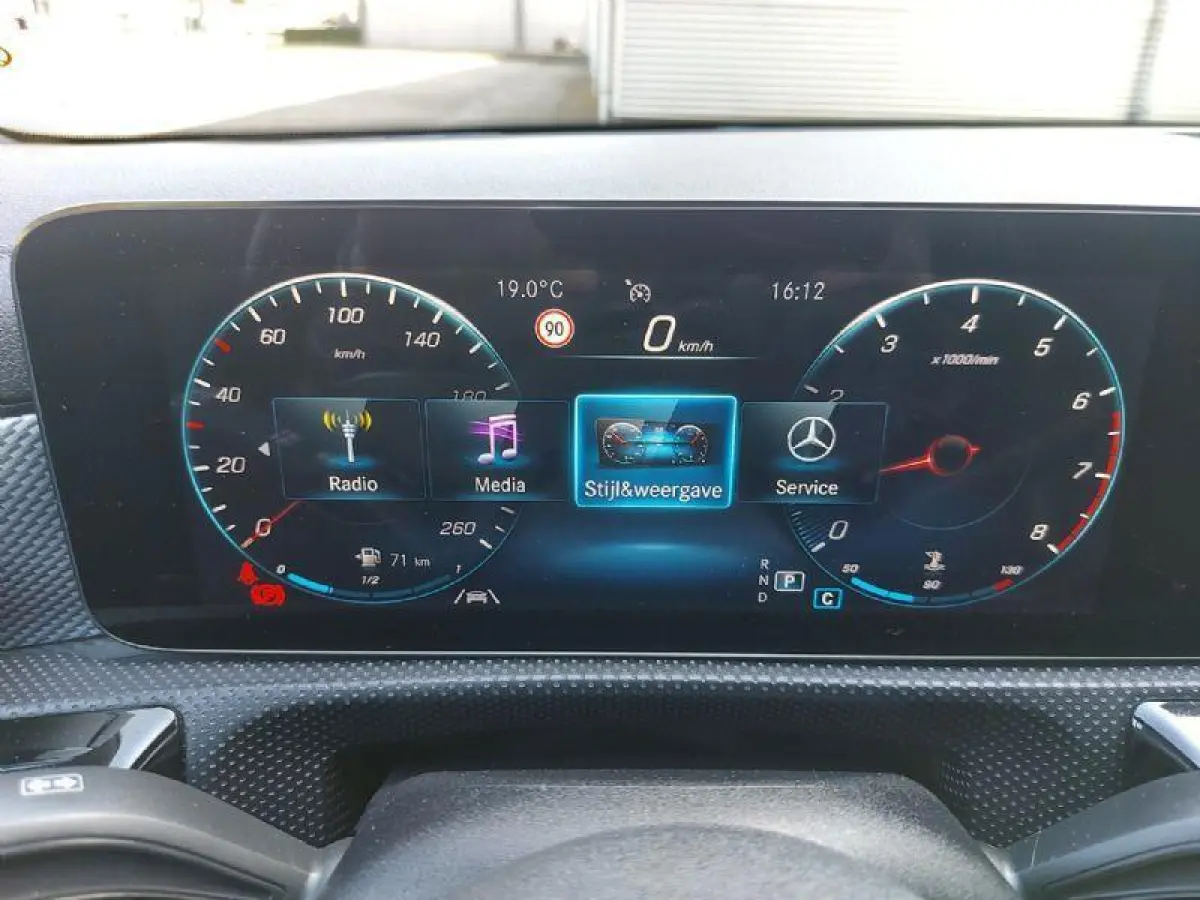 Automaat, 180 Luxury Line Virtueel, Navigatie,panoramadak,airco,cruise,parkeersensoren,stoelverwarming,