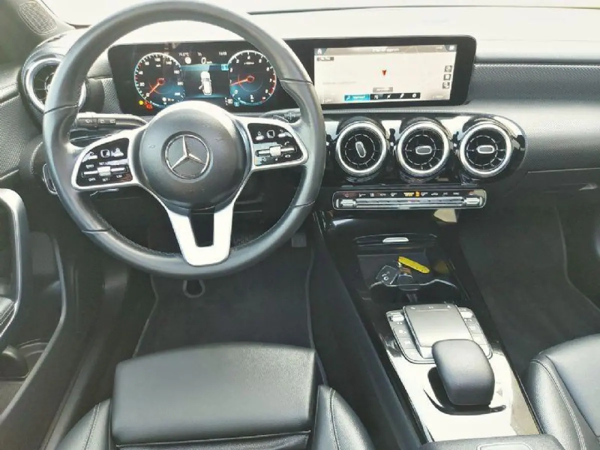 Automaat, 180 Luxury Line Virtueel, Navigatie,panoramadak,airco,cruise,parkeersensoren,stoelverwarming,
