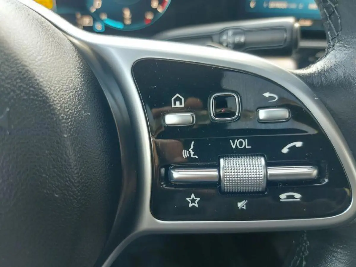 Automaat, 180 Luxury Line Virtueel, Navigatie,panoramadak,airco,cruise,parkeersensoren,stoelverwarming,
