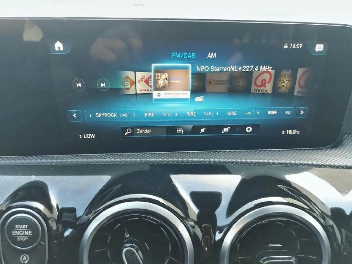 Automaat, 180 Luxury Line Virtueel, Navigatie,panoramadak,airco,cruise,parkeersensoren,stoelverwarming,