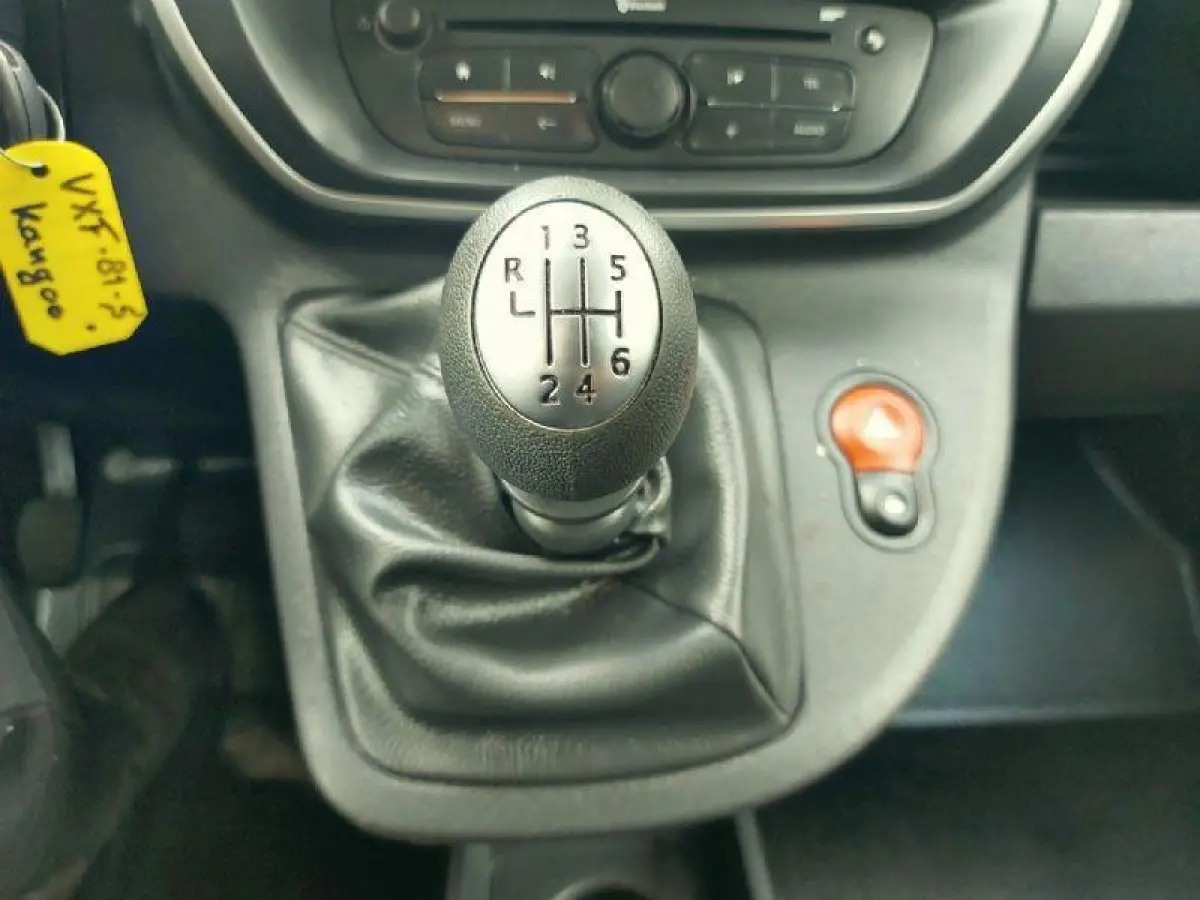 1.5 Blue dCi 80 Comfort prijs is EX btw, airco,cruise,navigatie,