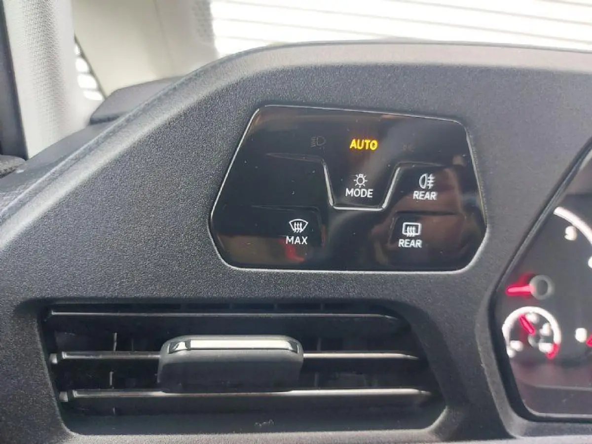 1.5 TSI 5p Automaat, airco,cruisecontrol,lmv,stoelverwarming,