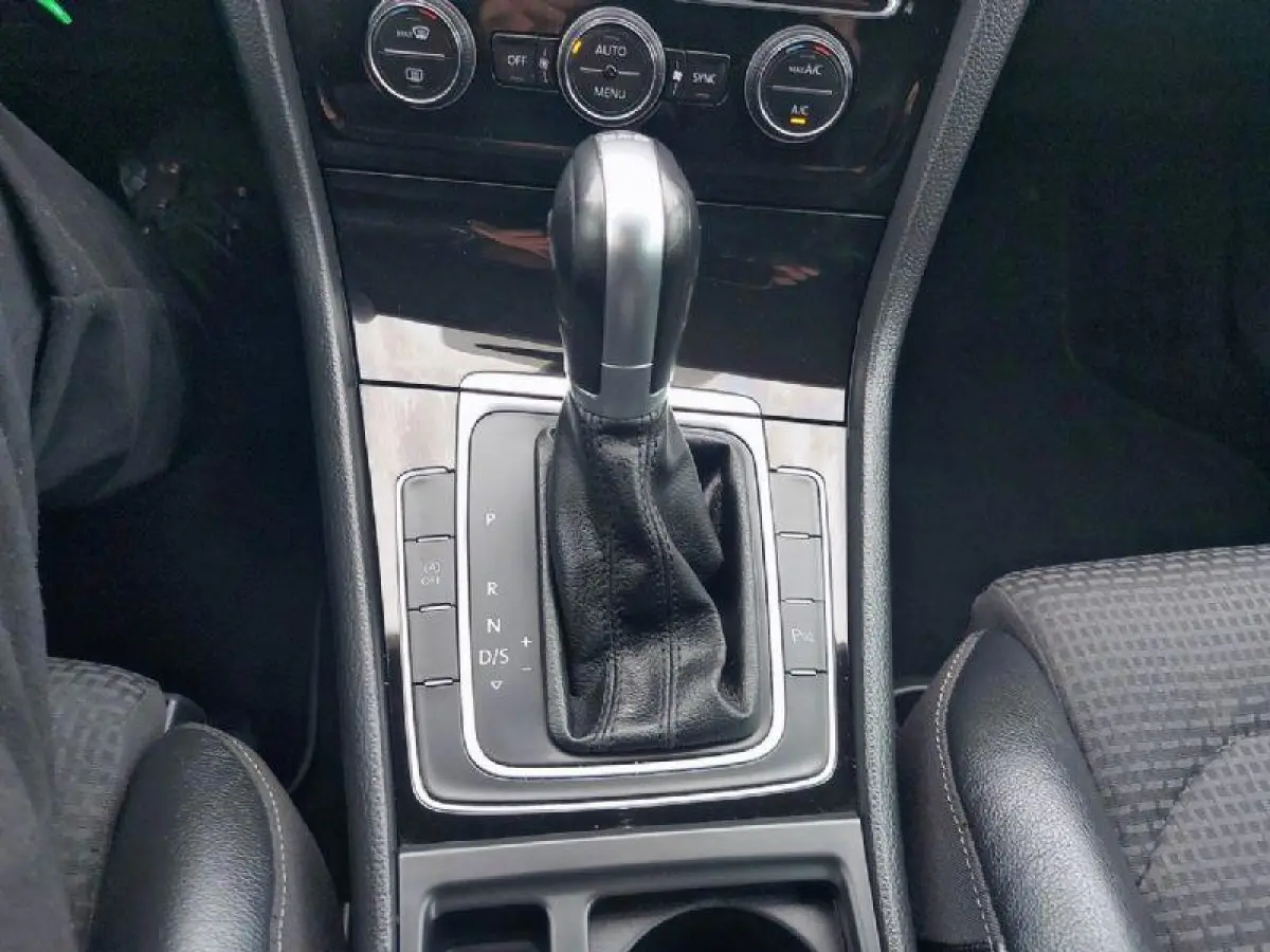 1.4 TSI Highline Automaat, airco,cruise,navigatie,Carplay,stoelverwarming,parkeersensoren,