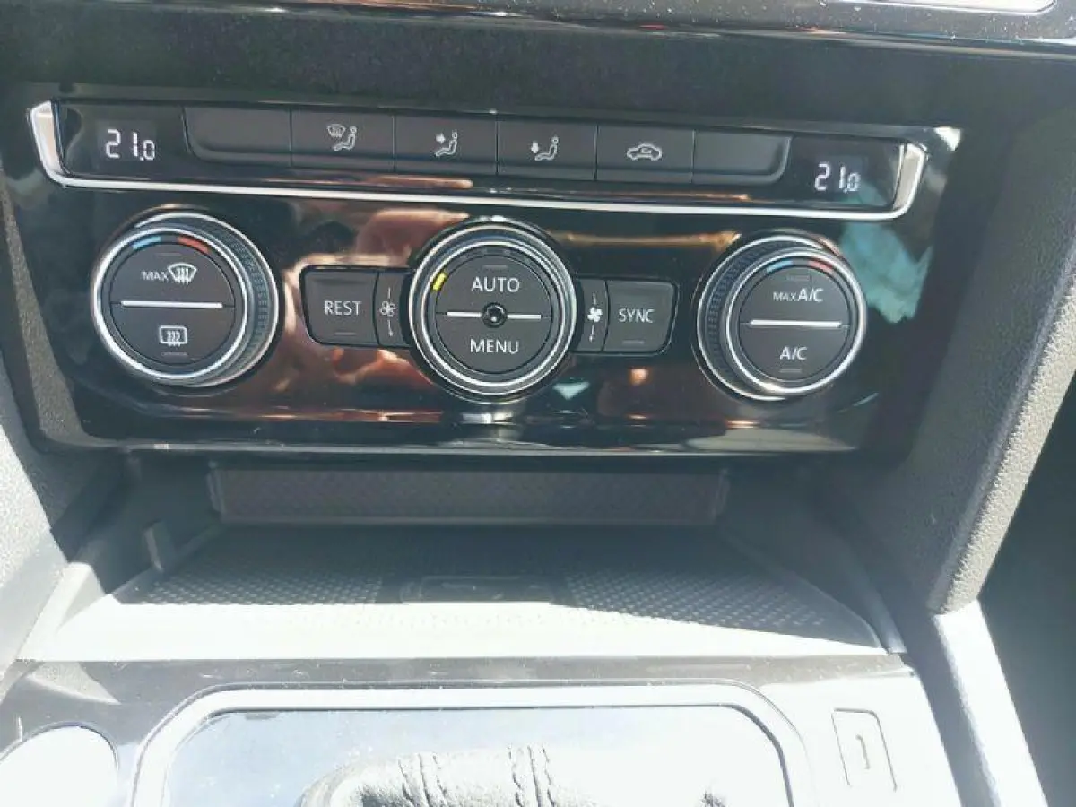 1.5 TSI Comfort Business Automaat, airco,cruise,navigatie parkeersensoren,