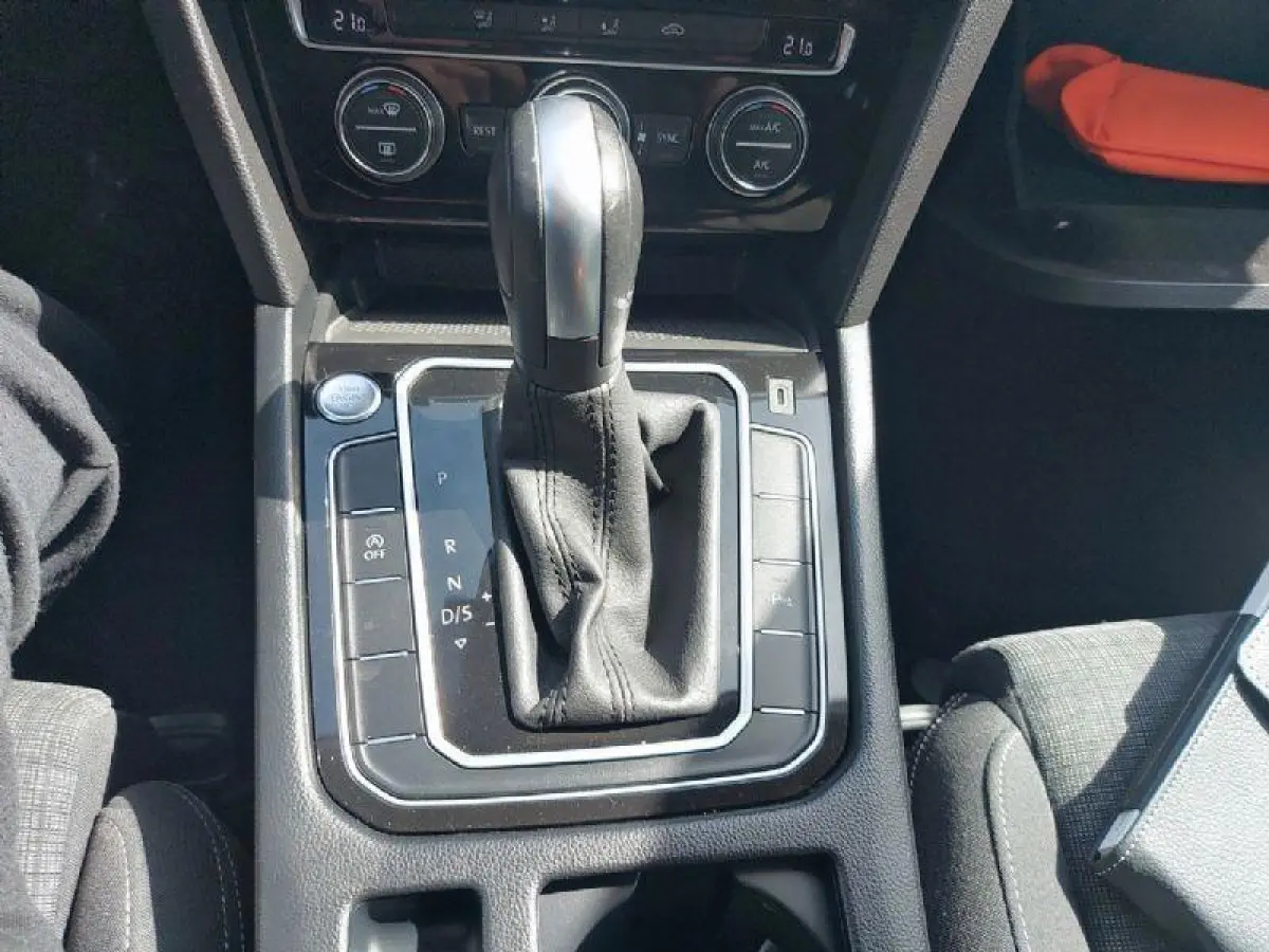 1.5 TSI Comfort Business Automaat, airco,cruise,navigatie parkeersensoren,