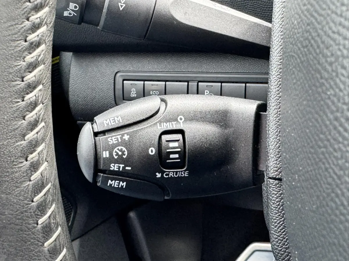 1.2 PureTech Allure Leder/alcantara Led koplampen Camera Cruise Navigatie