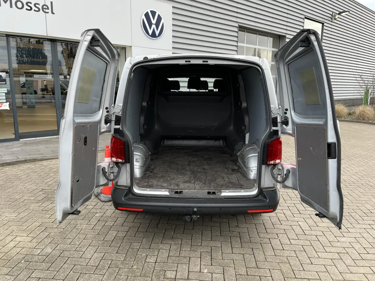 2.0 TDI L2H1 150 PK | Airco | Trekhaak | Achteruitrijcamera | Navigatie | Parkeerhulp achter | Cruise control | Dubbele cabine |