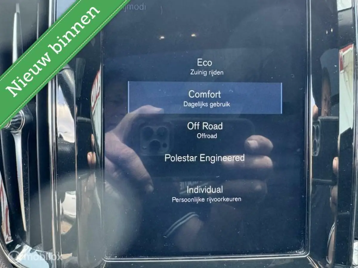 2.0 T5 AWD R-Design pol+ luchtvering pano dak