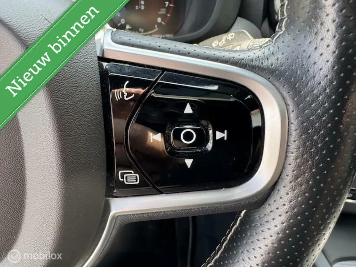 2.0 T5 AWD R-Design pol+ luchtvering pano dak