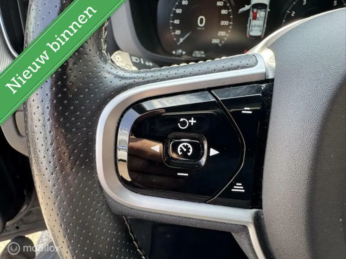 2.0 T5 AWD R-Design pol+ luchtvering pano dak