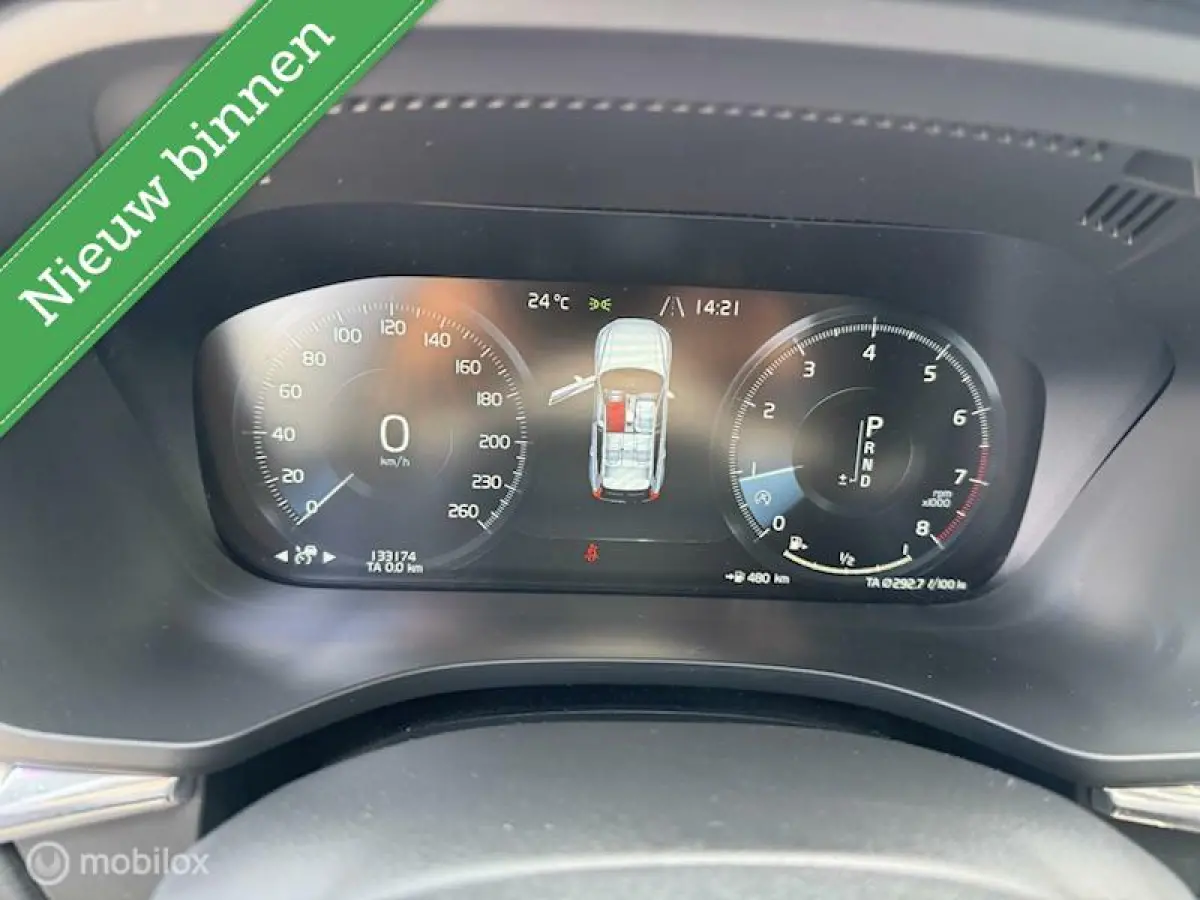 2.0 T5 AWD R-Design pol+ luchtvering pano dak